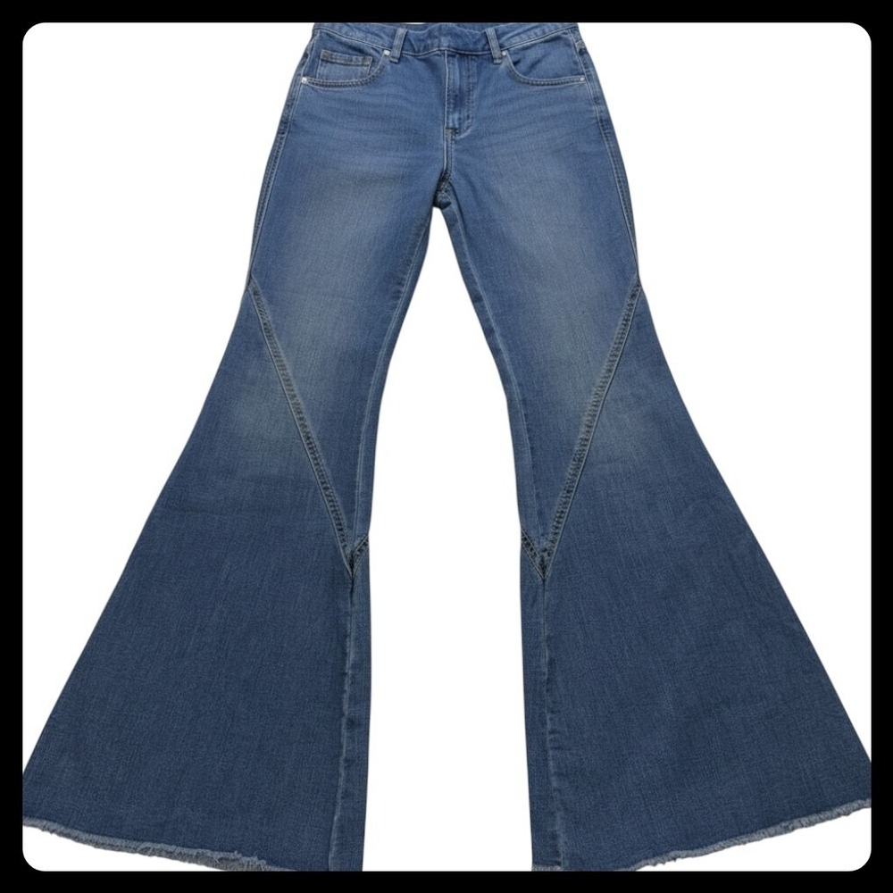 Sofia Jeans Melisa Pull-On Super Flare Women 8 Blue Seamed Raw Hem Denim